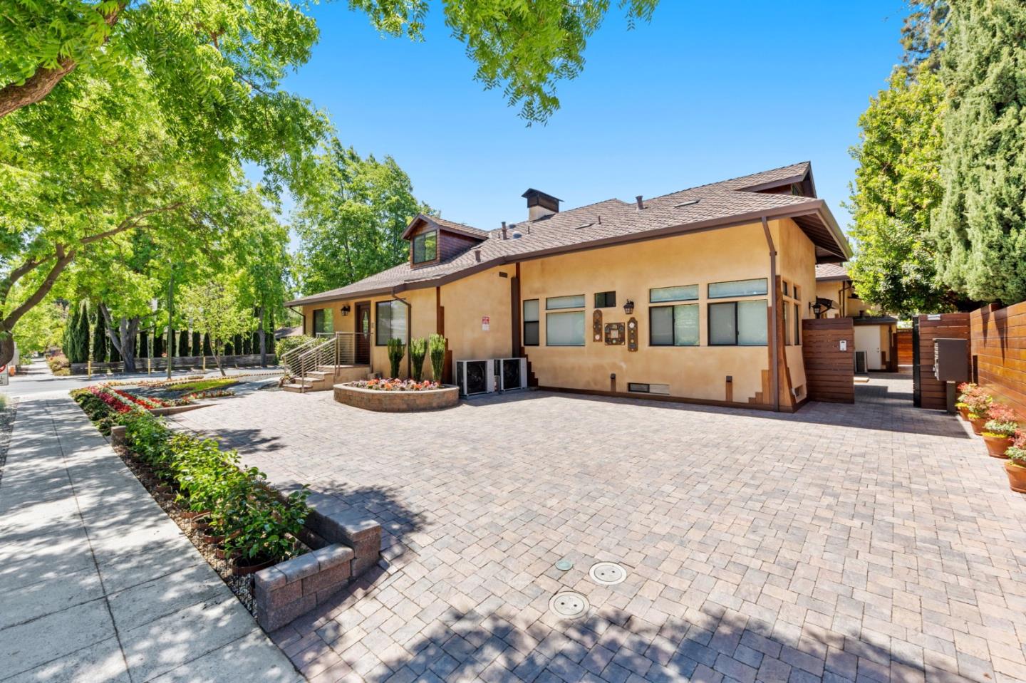 Detail Gallery Image 27 of 139 For 251 Middlefield Rd, Palo Alto,  CA 94301 - – Beds | – Baths