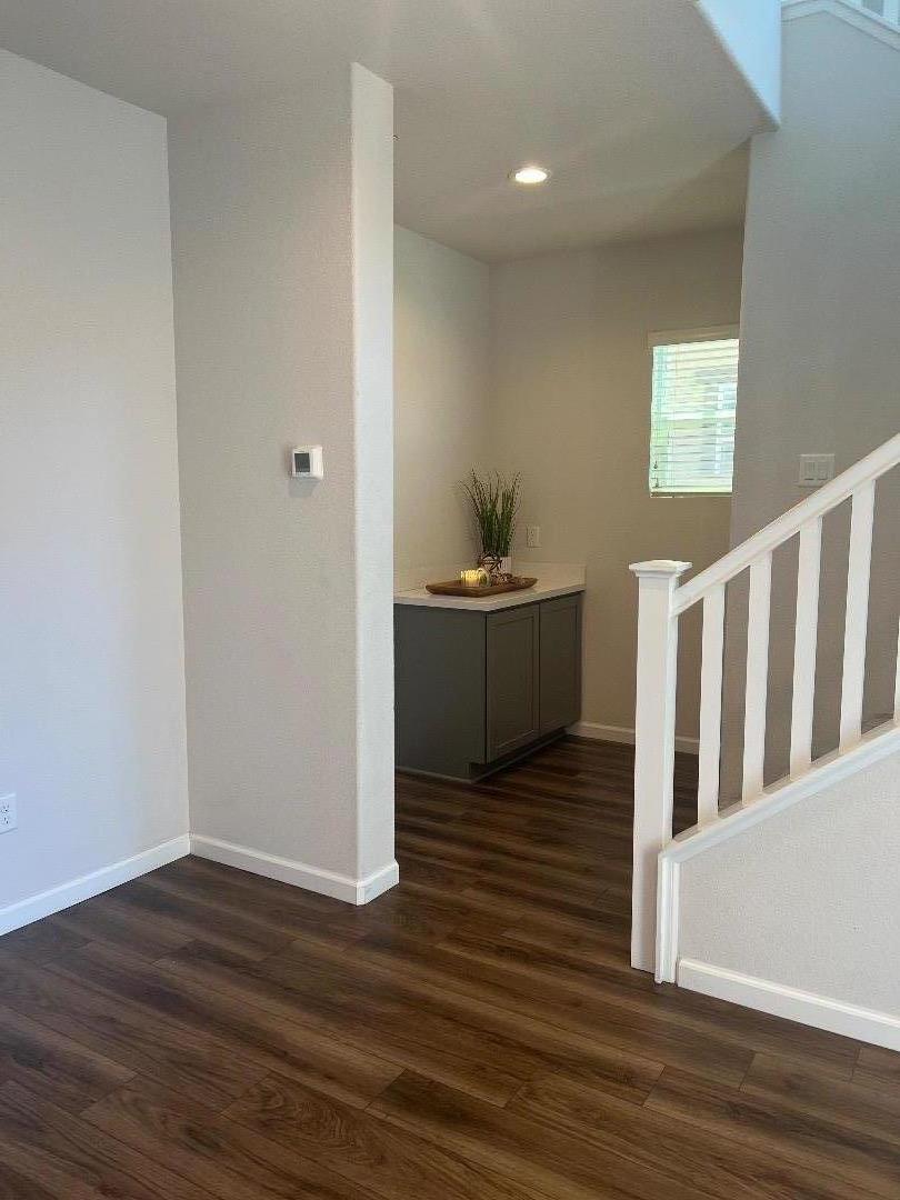 Detail Gallery Image 8 of 15 For 5005 King Pl, Rohnert Park,  CA 94928 - 5 Beds | 3 Baths