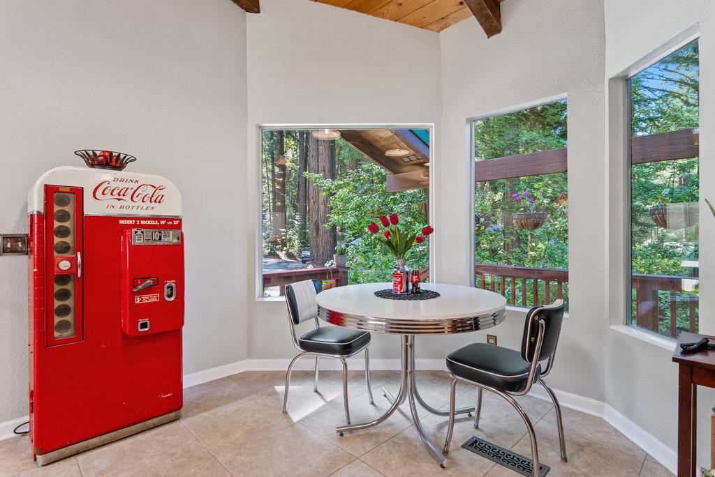 Detail Gallery Image 11 of 35 For 252 Nichols Dr, Santa Cruz,  CA 95060 - 3 Beds | 2 Baths