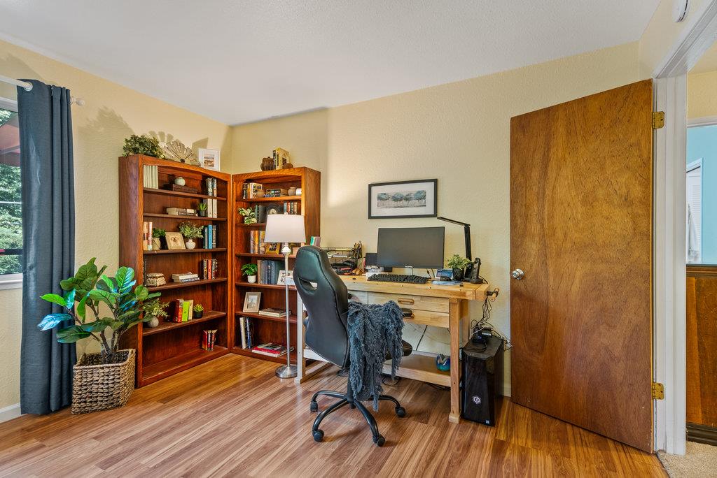 Detail Gallery Image 19 of 35 For 252 Nichols Dr, Santa Cruz,  CA 95060 - 3 Beds | 2 Baths