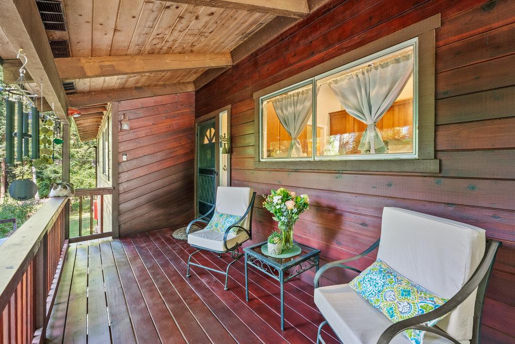 Detail Gallery Image 2 of 35 For 252 Nichols Dr, Santa Cruz,  CA 95060 - 3 Beds | 2 Baths