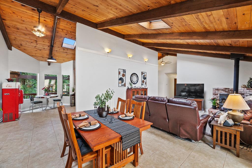 Detail Gallery Image 5 of 35 For 252 Nichols Dr, Santa Cruz,  CA 95060 - 3 Beds | 2 Baths