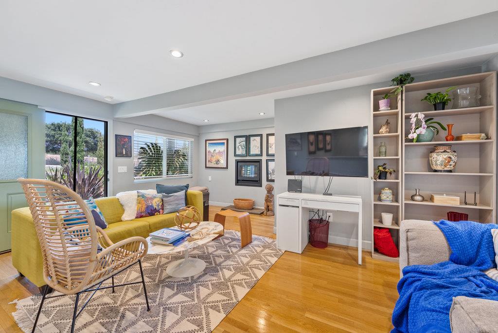 Detail Gallery Image 11 of 44 For 261 Wheelock Rd, Watsonville,  CA 95076 - 2 Beds | 2 Baths