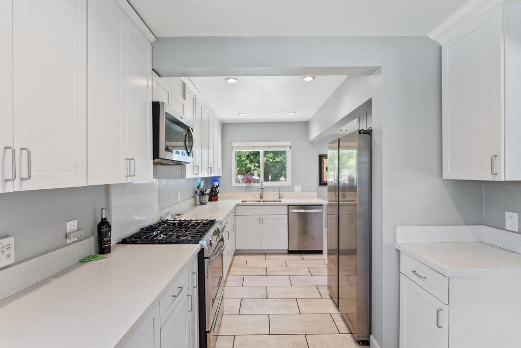 Detail Gallery Image 4 of 44 For 261 Wheelock Rd, Watsonville,  CA 95076 - 2 Beds | 2 Baths