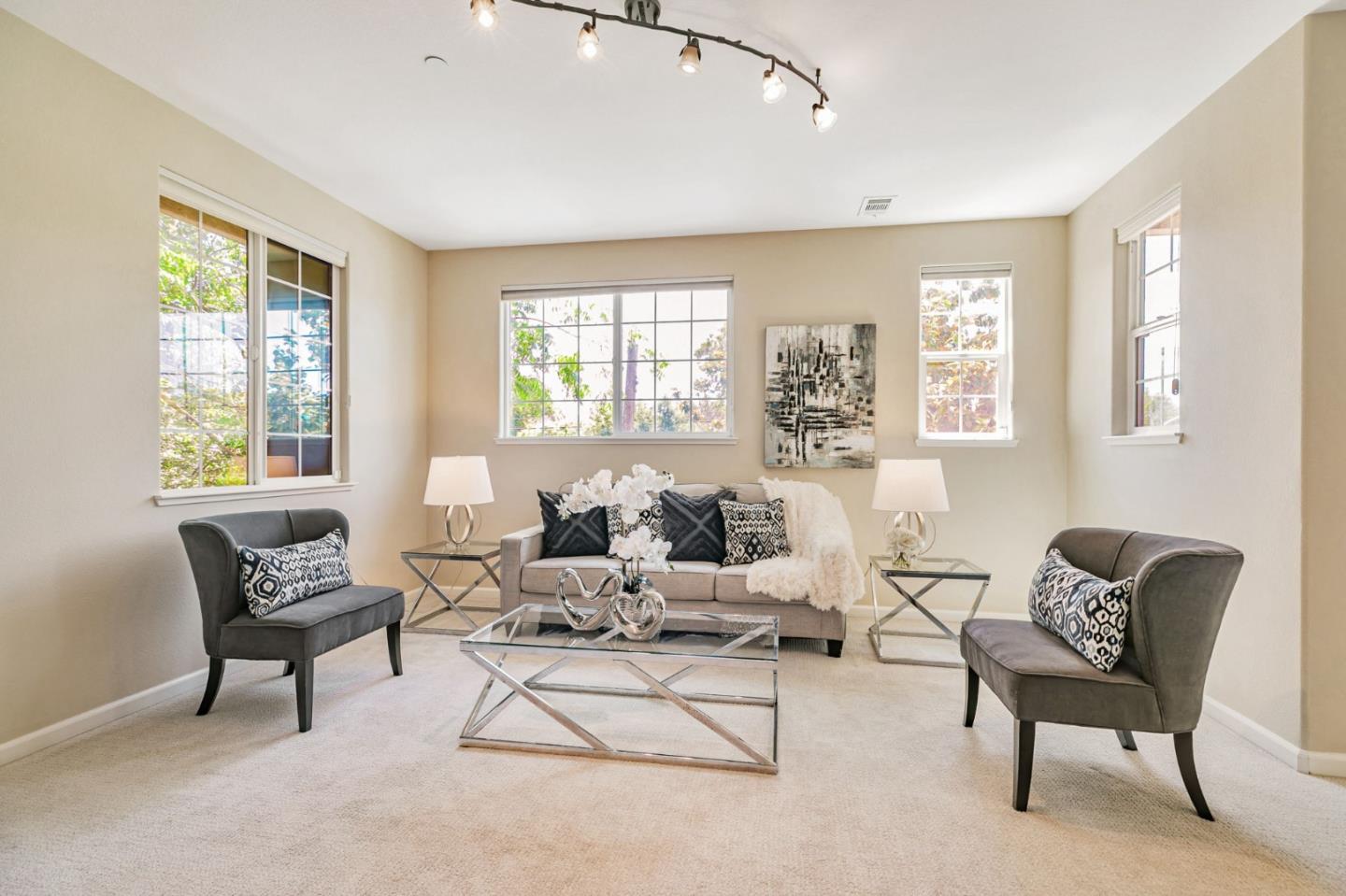 Detail Gallery Image 11 of 49 For 2070 Almaden Rd, San Jose,  CA 95125 - 2 Beds | 2/1 Baths