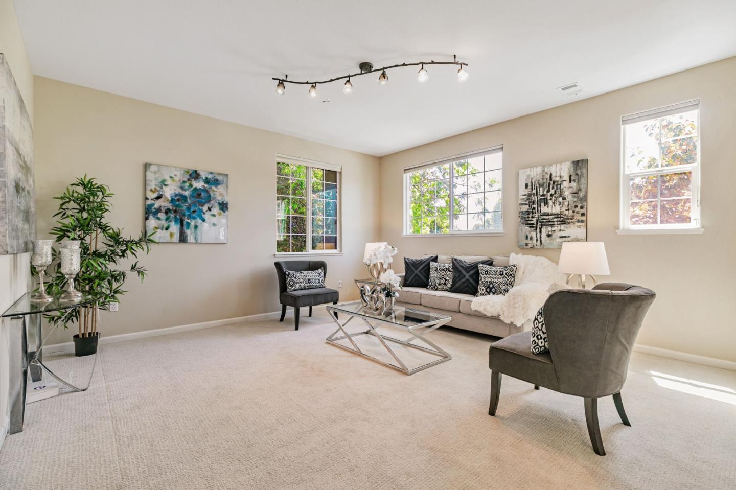 Detail Gallery Image 12 of 49 For 2070 Almaden Rd, San Jose,  CA 95125 - 2 Beds | 2/1 Baths