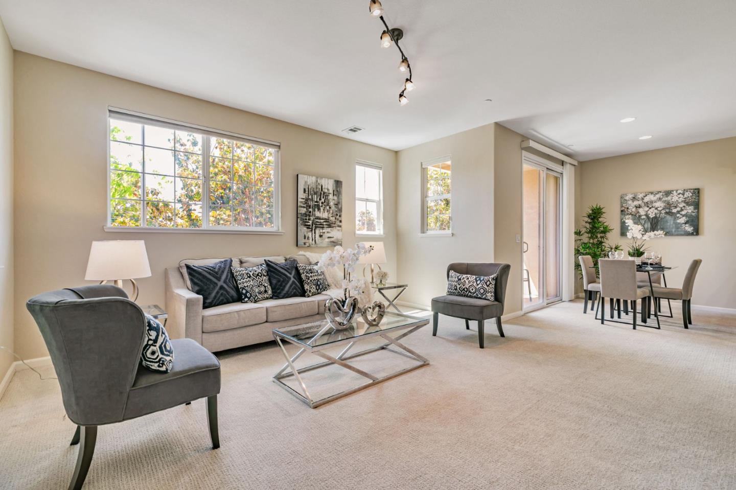 Detail Gallery Image 13 of 49 For 2070 Almaden Rd, San Jose,  CA 95125 - 2 Beds | 2/1 Baths