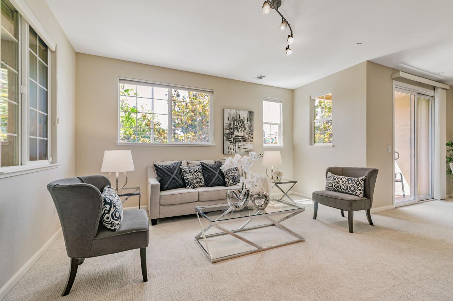 Detail Gallery Image 14 of 49 For 2070 Almaden Rd, San Jose,  CA 95125 - 2 Beds | 2/1 Baths