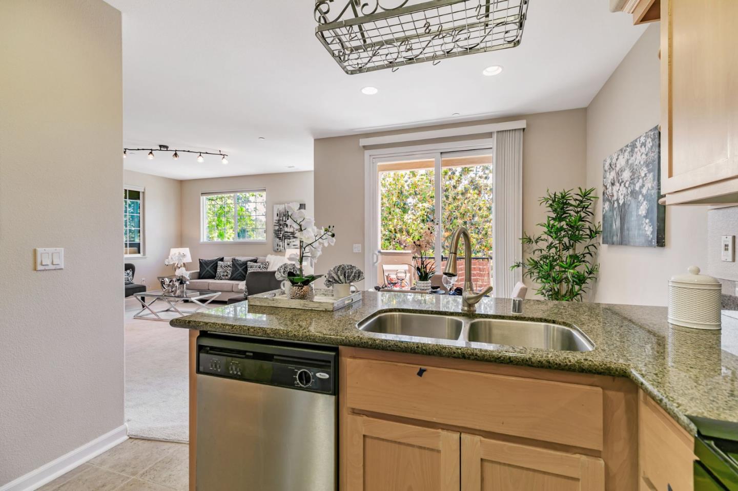 Detail Gallery Image 20 of 49 For 2070 Almaden Rd, San Jose,  CA 95125 - 2 Beds | 2/1 Baths