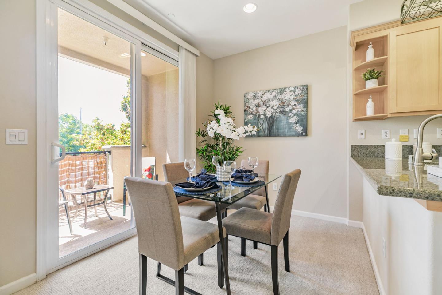 Detail Gallery Image 25 of 49 For 2070 Almaden Rd, San Jose,  CA 95125 - 2 Beds | 2/1 Baths