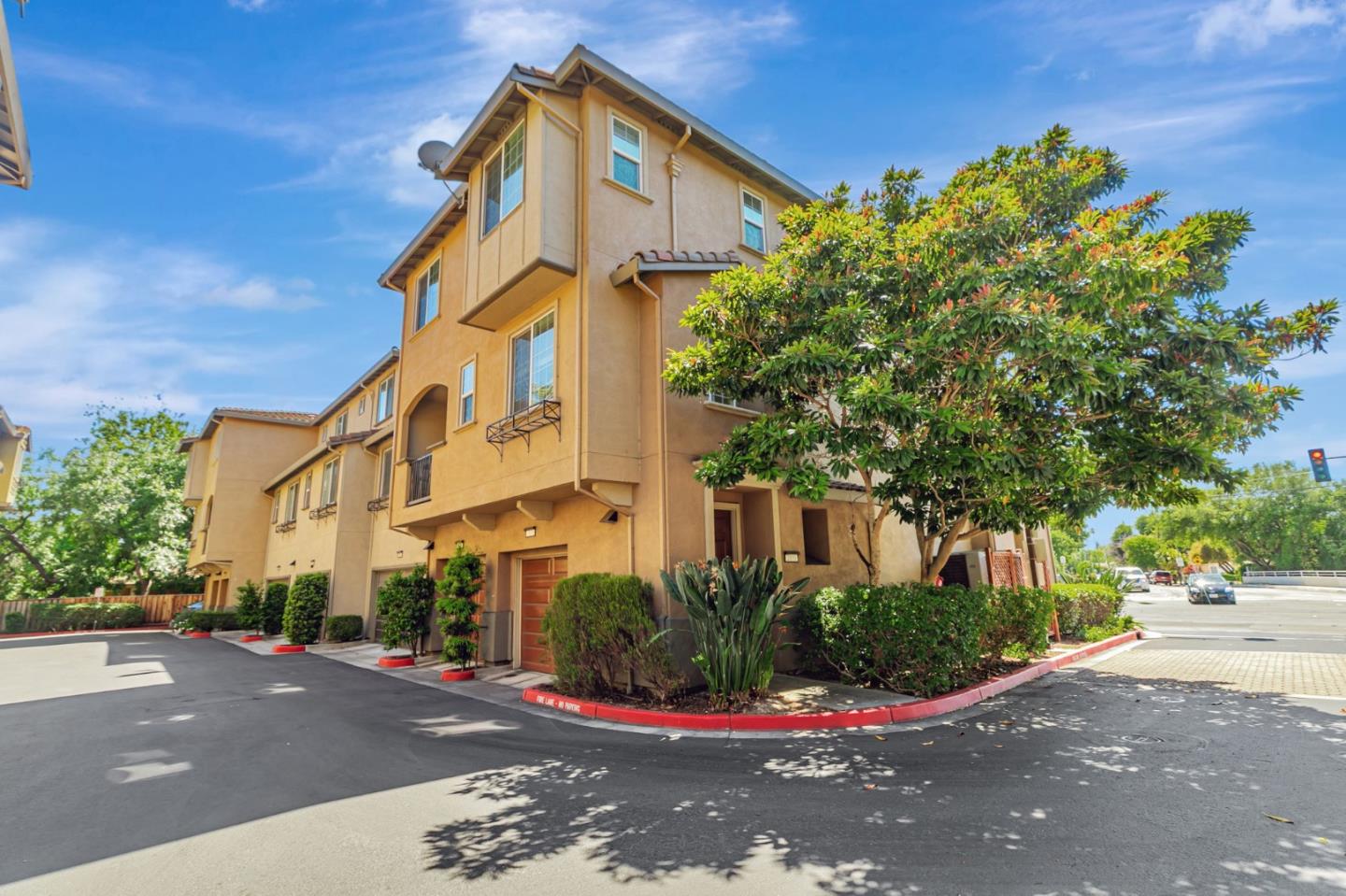 Detail Gallery Image 46 of 49 For 2070 Almaden Rd, San Jose,  CA 95125 - 2 Beds | 2/1 Baths