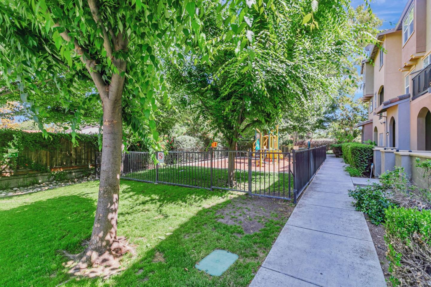 Detail Gallery Image 47 of 49 For 2070 Almaden Rd, San Jose,  CA 95125 - 2 Beds | 2/1 Baths