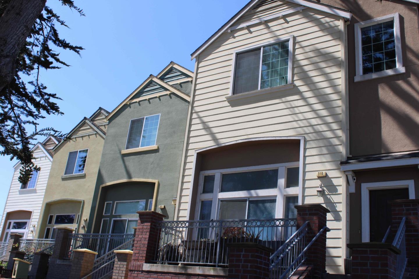 Detail Gallery Image 3 of 14 For 310 Carmel Ave, Marina,  CA 93933 - 3 Beds | 2/1 Baths