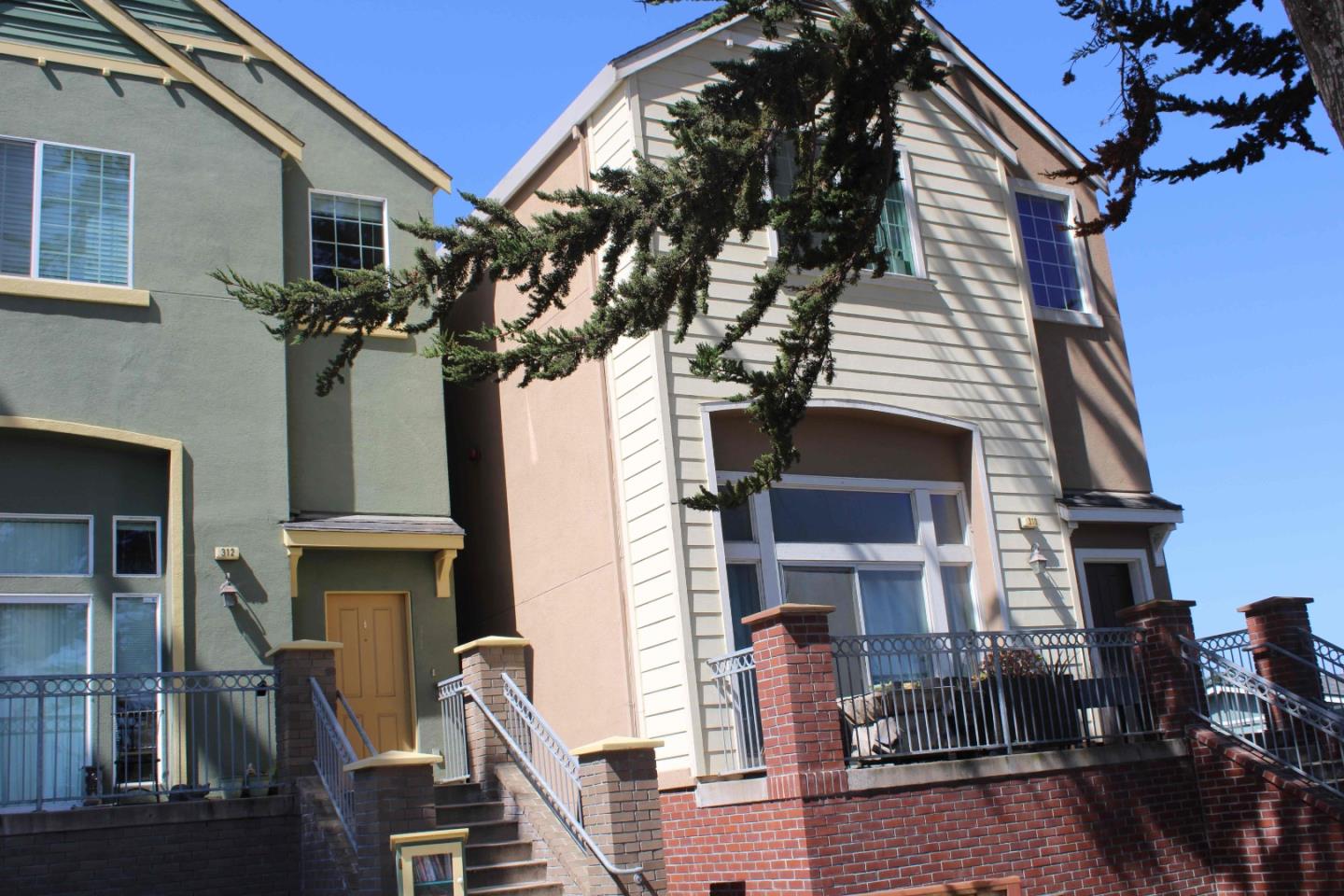 Detail Gallery Image 4 of 14 For 310 Carmel Ave, Marina,  CA 93933 - 3 Beds | 2/1 Baths
