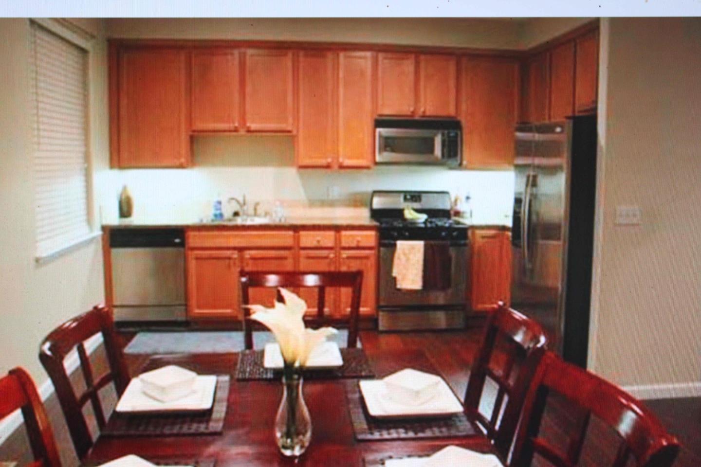 Detail Gallery Image 7 of 14 For 310 Carmel Ave, Marina,  CA 93933 - 3 Beds | 2/1 Baths