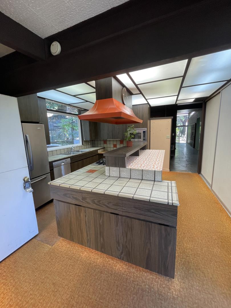 Detail Gallery Image 12 of 24 For 1245 Chula Vista Dr, Belmont,  CA 94002 - 4 Beds | 2 Baths