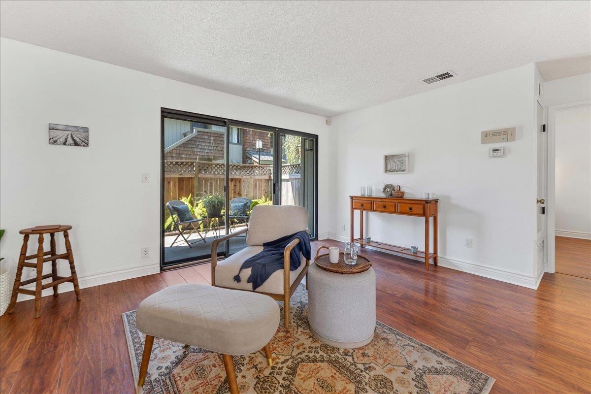 Detail Gallery Image 11 of 26 For 2004 La Terrace Cir, San Jose,  CA 95123 - 1 Beds | 1 Baths