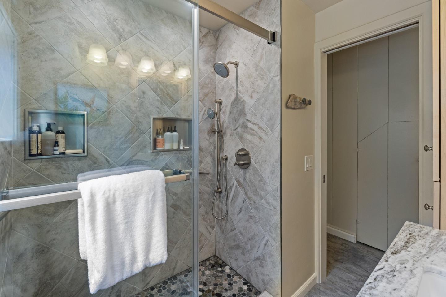 Detail Gallery Image 20 of 46 For 705 Grace St, Monterey,  CA 93940 - 3 Beds | 2 Baths