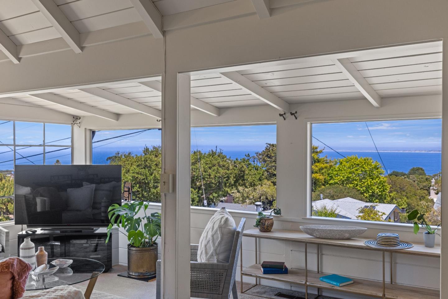 Detail Gallery Image 7 of 46 For 705 Grace St, Monterey,  CA 93940 - 3 Beds | 2 Baths