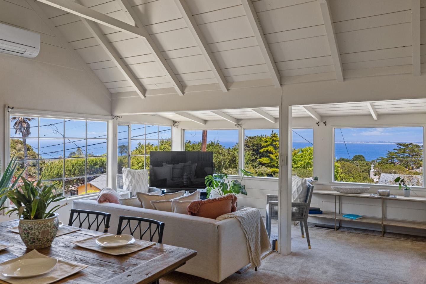 Detail Gallery Image 8 of 46 For 705 Grace St, Monterey,  CA 93940 - 3 Beds | 2 Baths