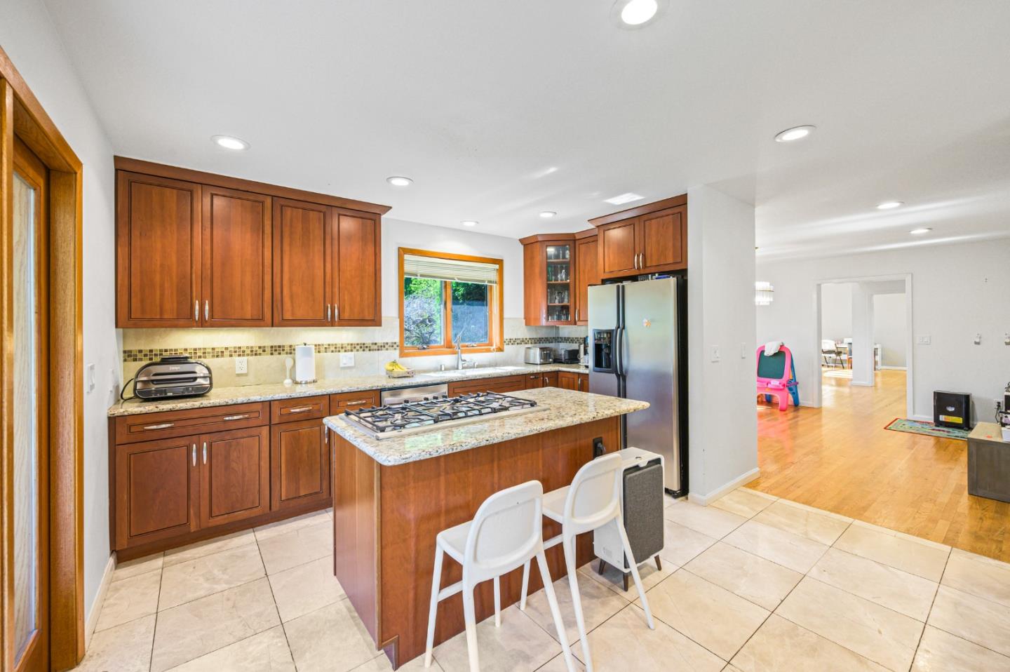 Detail Gallery Image 15 of 70 For 3265 Greenhills Dr, Lafayette,  CA 94549 - 5 Beds | 3/1 Baths
