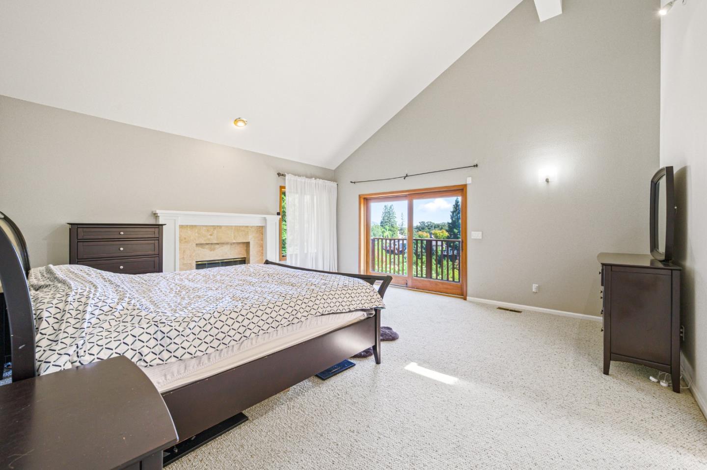 Detail Gallery Image 27 of 70 For 3265 Greenhills Dr, Lafayette,  CA 94549 - 5 Beds | 3/1 Baths