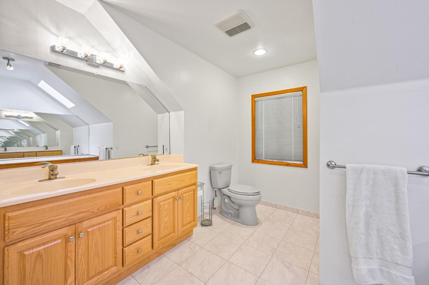 Detail Gallery Image 40 of 70 For 3265 Greenhills Dr, Lafayette,  CA 94549 - 5 Beds | 3/1 Baths