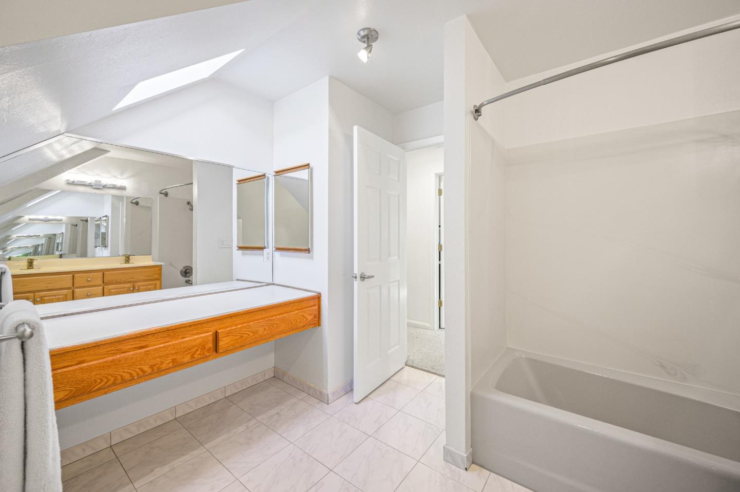 Detail Gallery Image 42 of 70 For 3265 Greenhills Dr, Lafayette,  CA 94549 - 5 Beds | 3/1 Baths