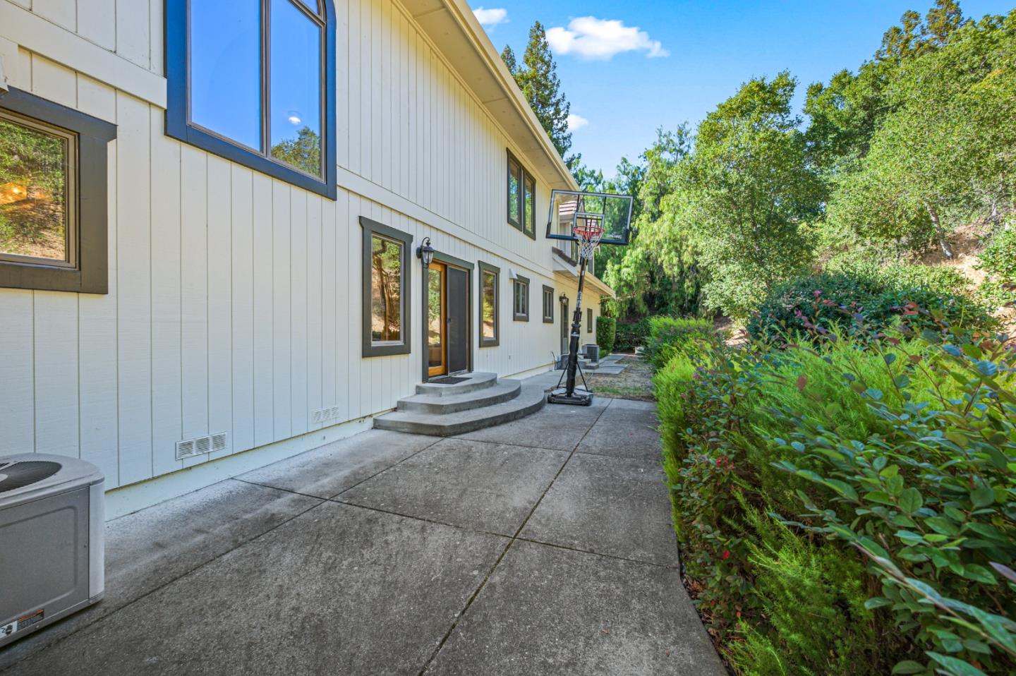 Detail Gallery Image 55 of 70 For 3265 Greenhills Dr, Lafayette,  CA 94549 - 5 Beds | 3/1 Baths