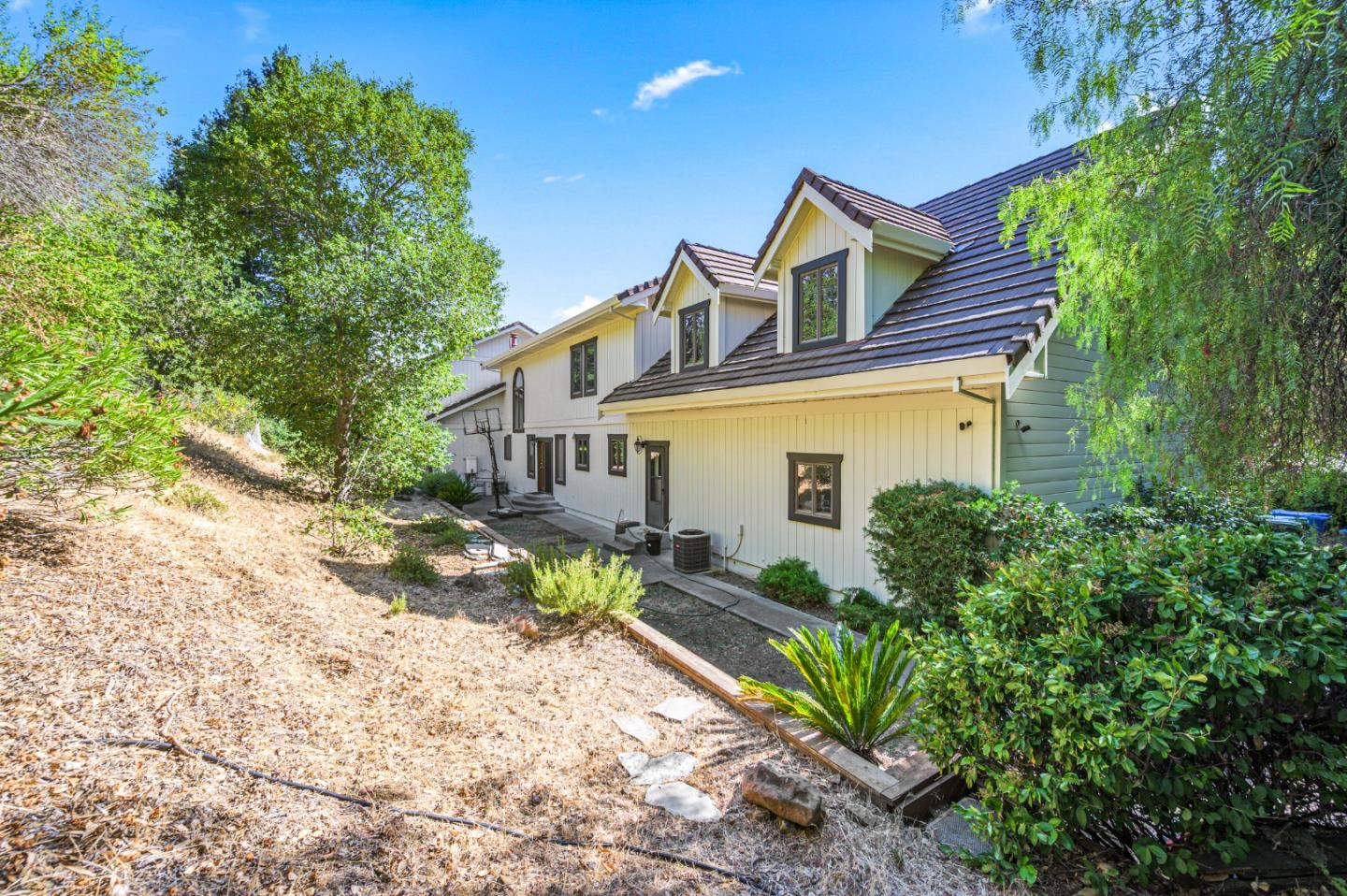 Detail Gallery Image 56 of 70 For 3265 Greenhills Dr, Lafayette,  CA 94549 - 5 Beds | 3/1 Baths