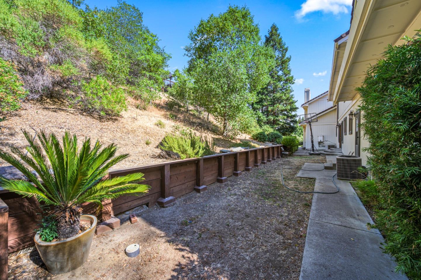 Detail Gallery Image 57 of 70 For 3265 Greenhills Dr, Lafayette,  CA 94549 - 5 Beds | 3/1 Baths