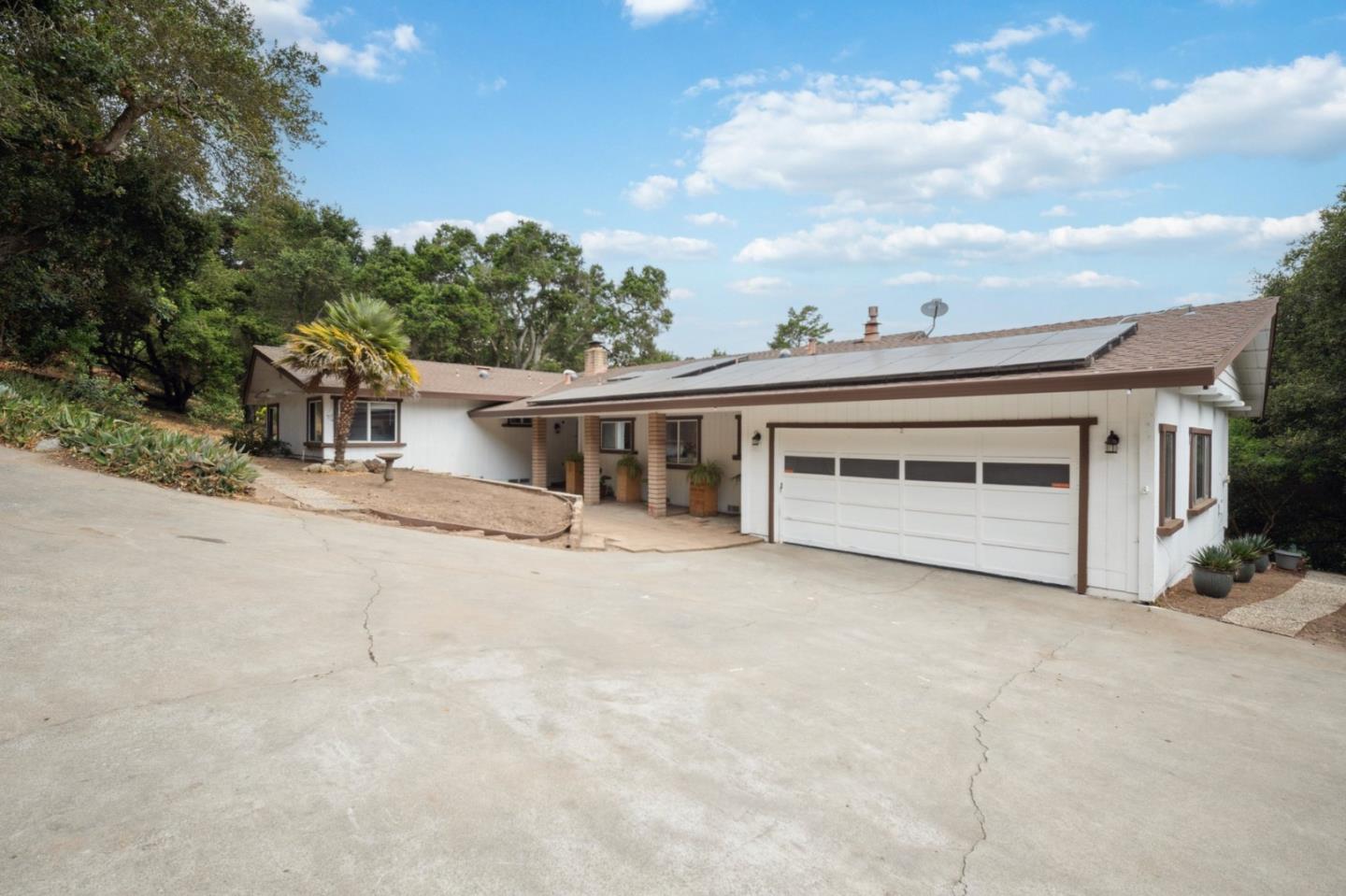 Detail Gallery Image 4 of 54 For 281 School Rd, San Juan Bautista,  CA 95045 - 4 Beds | 2/1 Baths