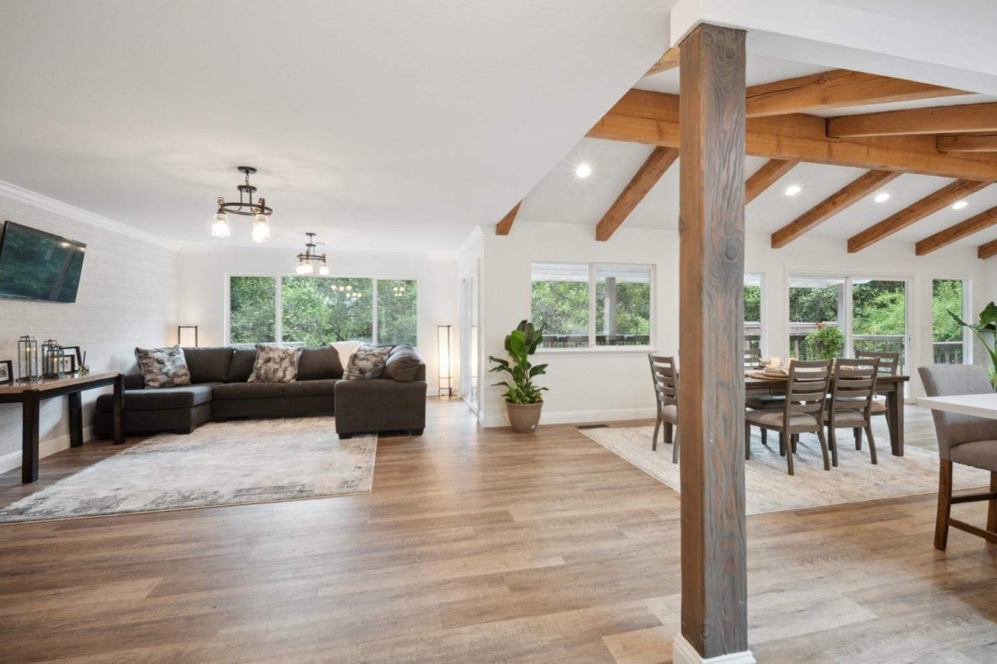 Detail Gallery Image 6 of 54 For 281 School Rd, San Juan Bautista,  CA 95045 - 4 Beds | 2/1 Baths