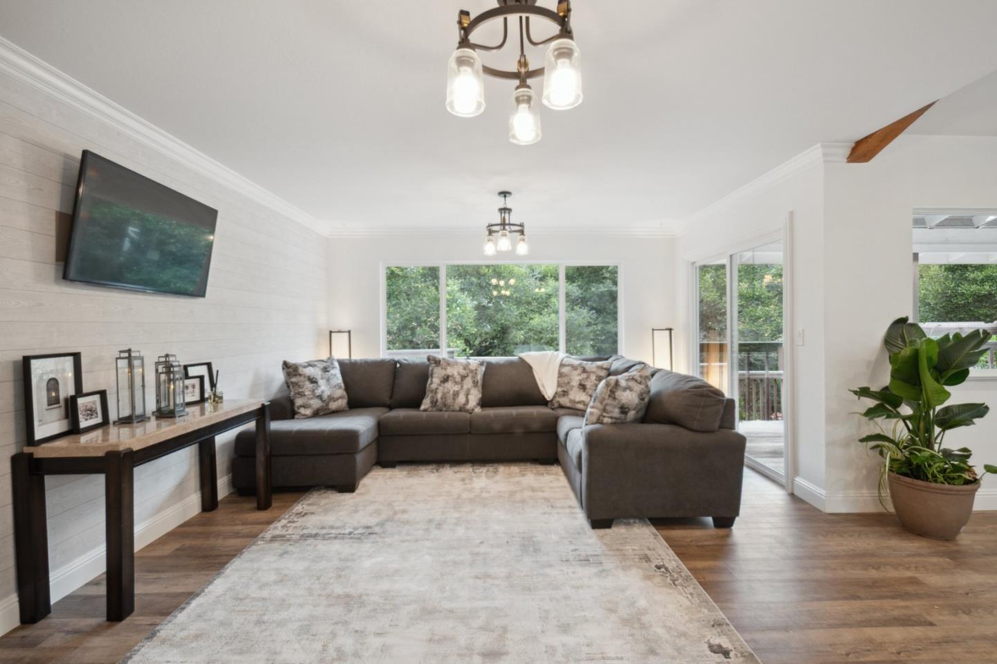 Detail Gallery Image 9 of 54 For 281 School Rd, San Juan Bautista,  CA 95045 - 4 Beds | 2/1 Baths