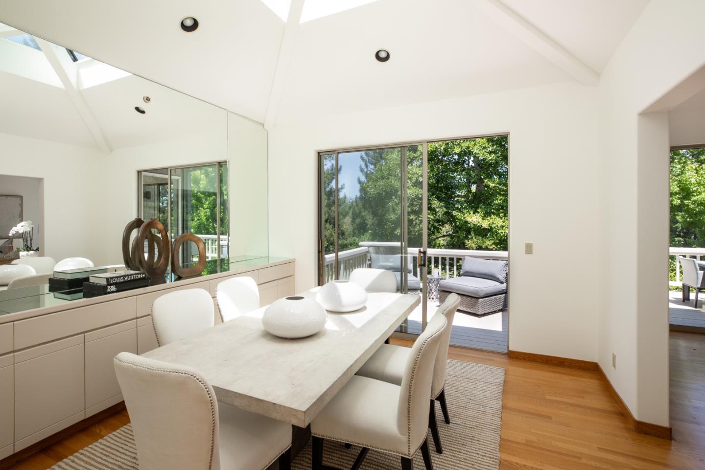 Detail Gallery Image 12 of 42 For 699 Manresa Ln, Los Altos,  CA 94022 - 3 Beds | 3 Baths