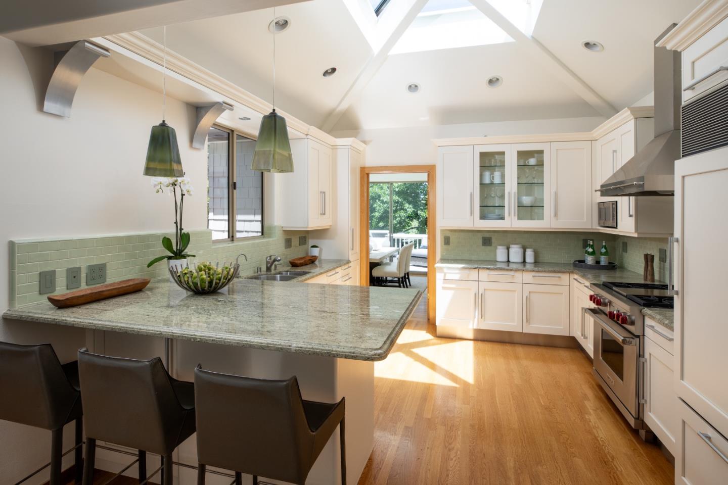 Detail Gallery Image 15 of 42 For 699 Manresa Ln, Los Altos,  CA 94022 - 3 Beds | 3 Baths