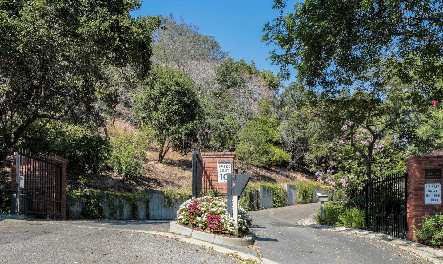 Detail Gallery Image 39 of 42 For 699 Manresa Ln, Los Altos,  CA 94022 - 3 Beds | 3 Baths