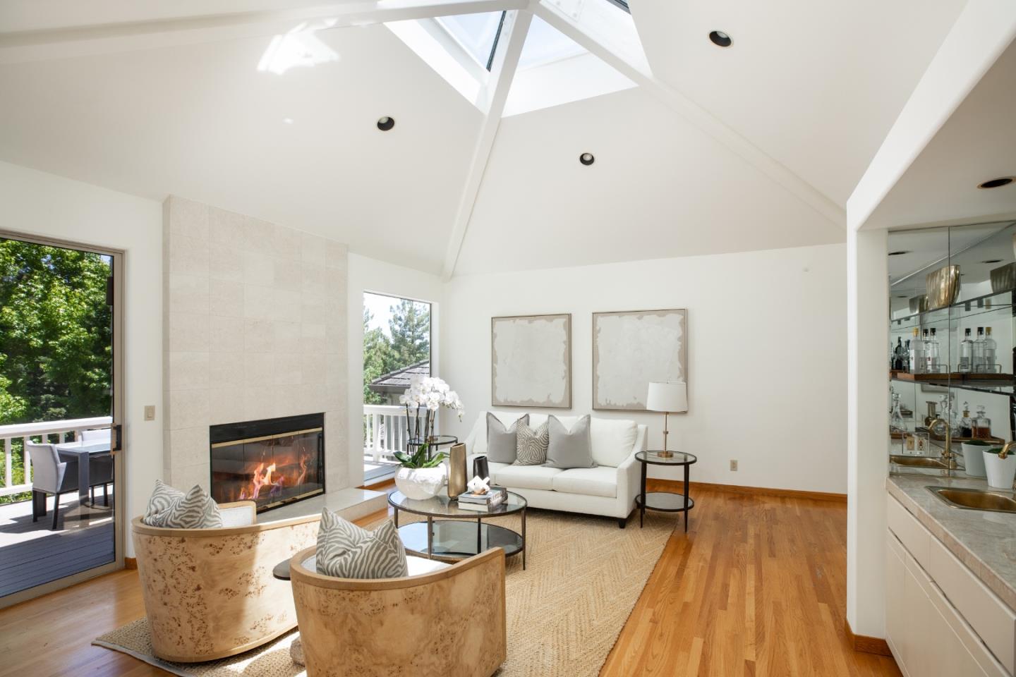Detail Gallery Image 4 of 42 For 699 Manresa Ln, Los Altos,  CA 94022 - 3 Beds | 3 Baths