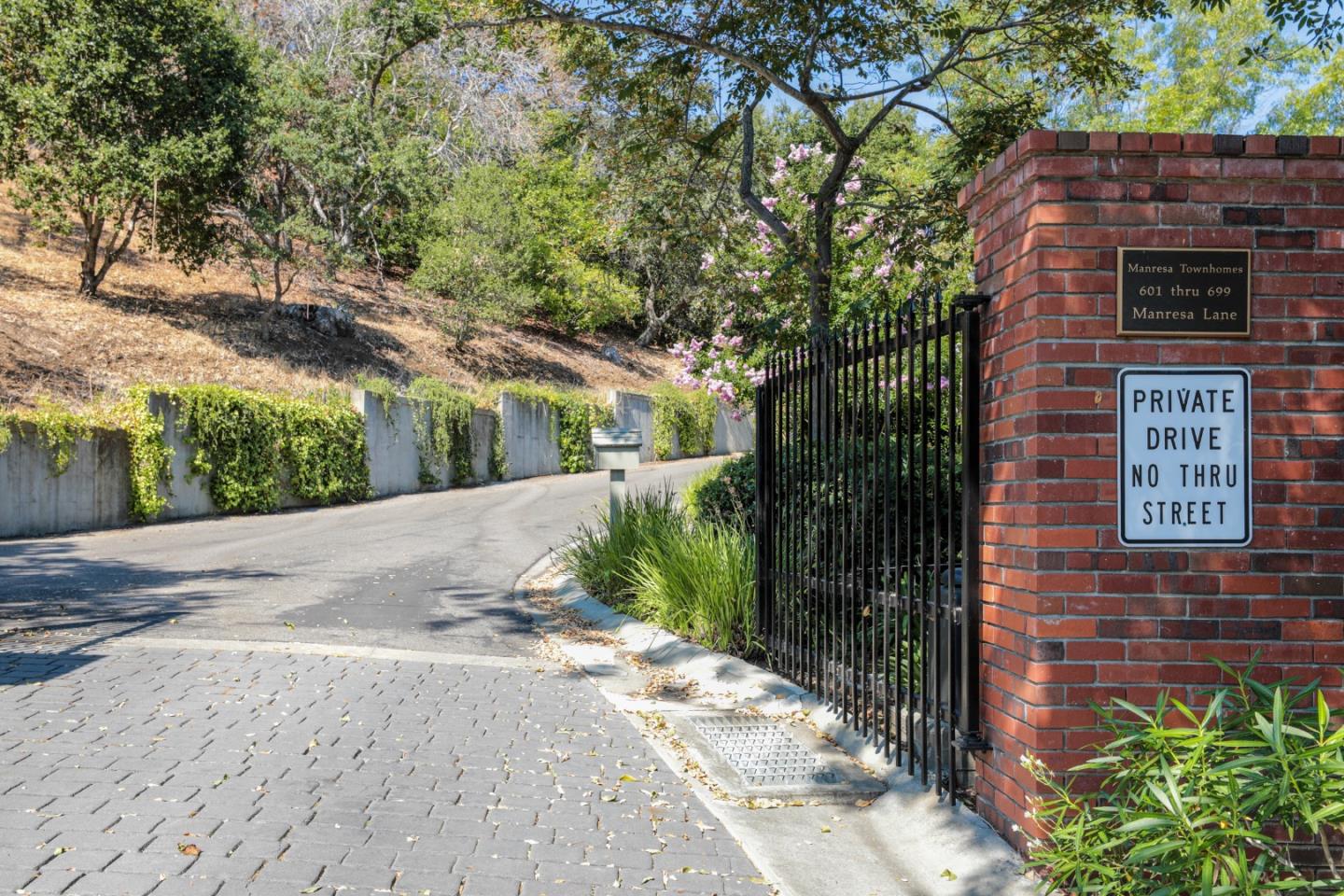Detail Gallery Image 41 of 42 For 699 Manresa Ln, Los Altos,  CA 94022 - 3 Beds | 3 Baths