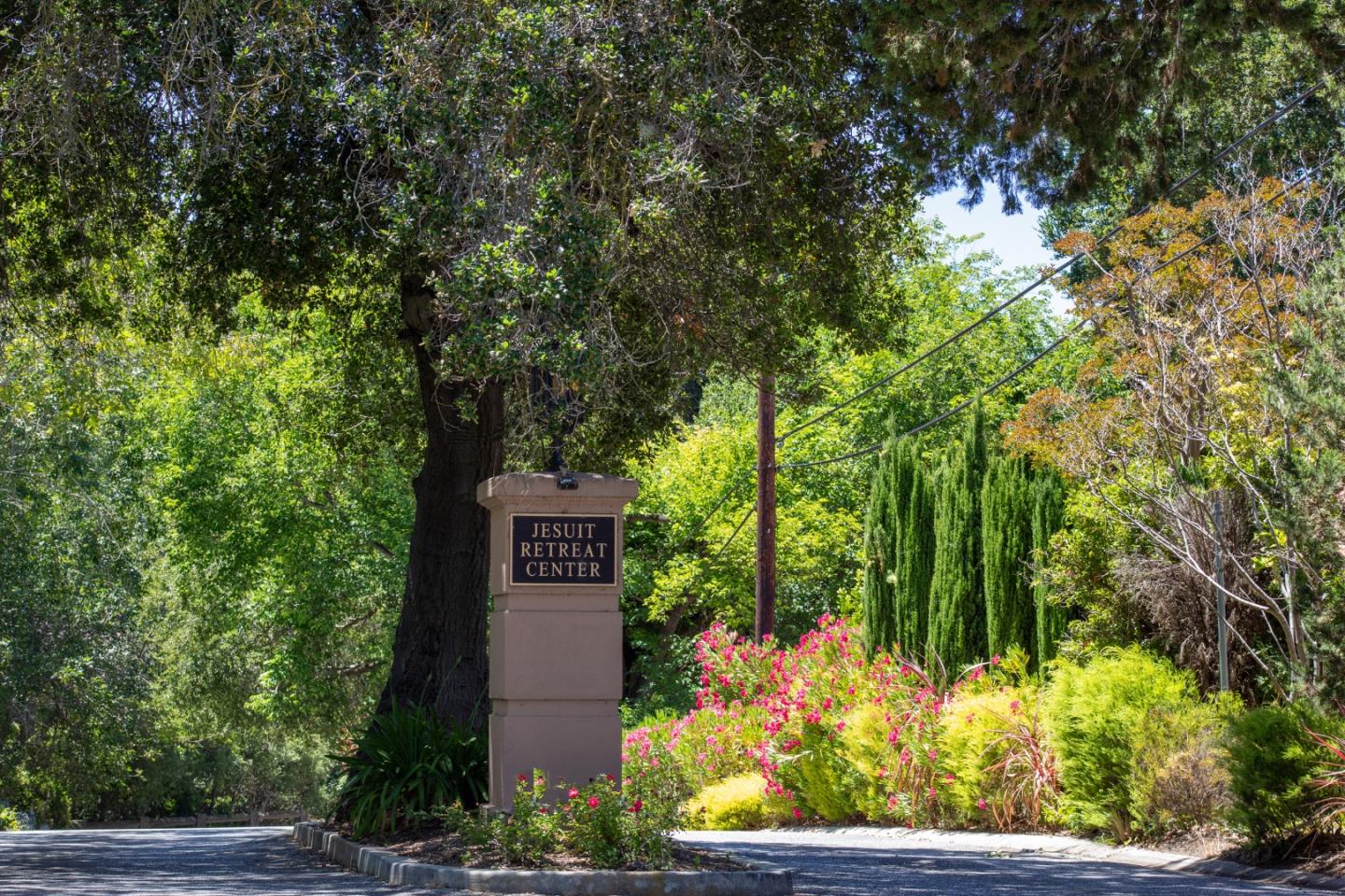 Detail Gallery Image 42 of 42 For 699 Manresa Ln, Los Altos,  CA 94022 - 3 Beds | 3 Baths
