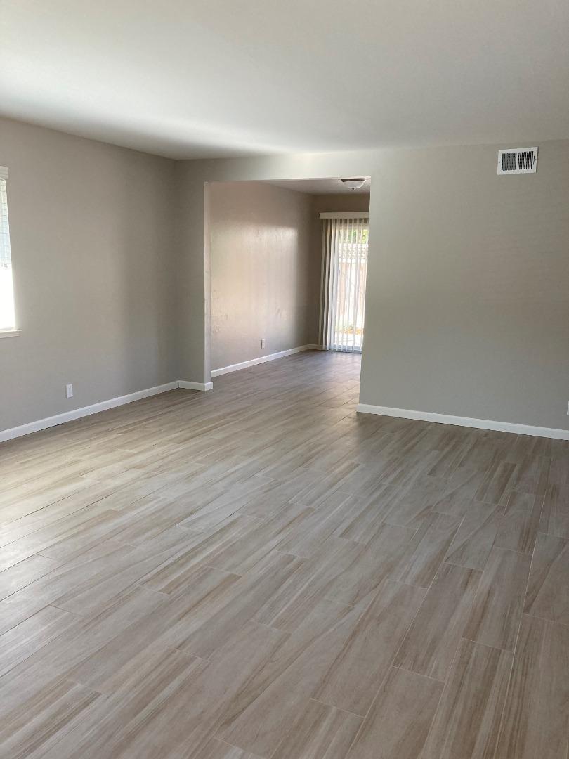 Detail Gallery Image 5 of 24 For 4093-4095 Alberstone Dr, San Jose,  CA 95130 - – Beds | – Baths