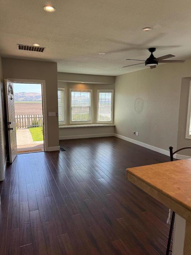 Detail Gallery Image 12 of 32 For 123 Hunter Lane, Salinas,  CA 93908 - 3 Beds | 1 Baths