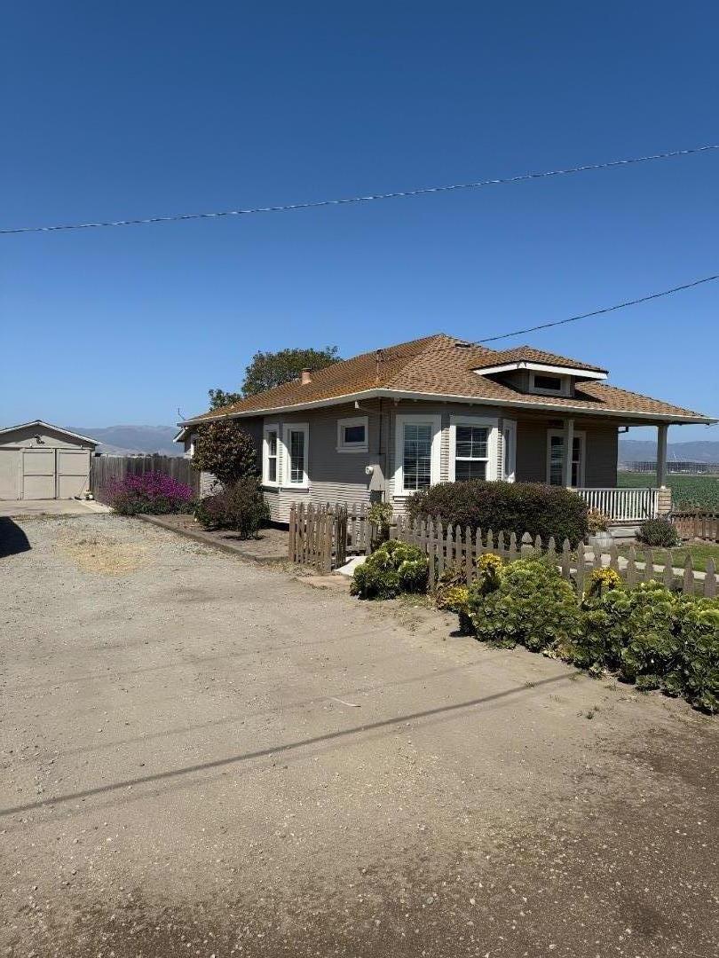 Detail Gallery Image 3 of 32 For 123 Hunter Lane, Salinas,  CA 93908 - 3 Beds | 1 Baths