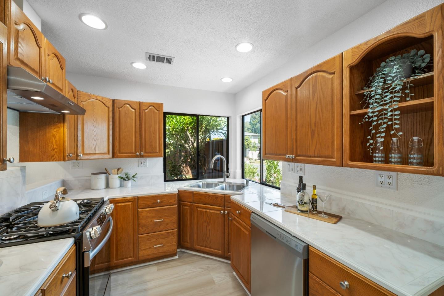 Detail Gallery Image 17 of 50 For 2805 Sykes Ct, Santa Clara,  CA 95051 - 3 Beds | 2 Baths