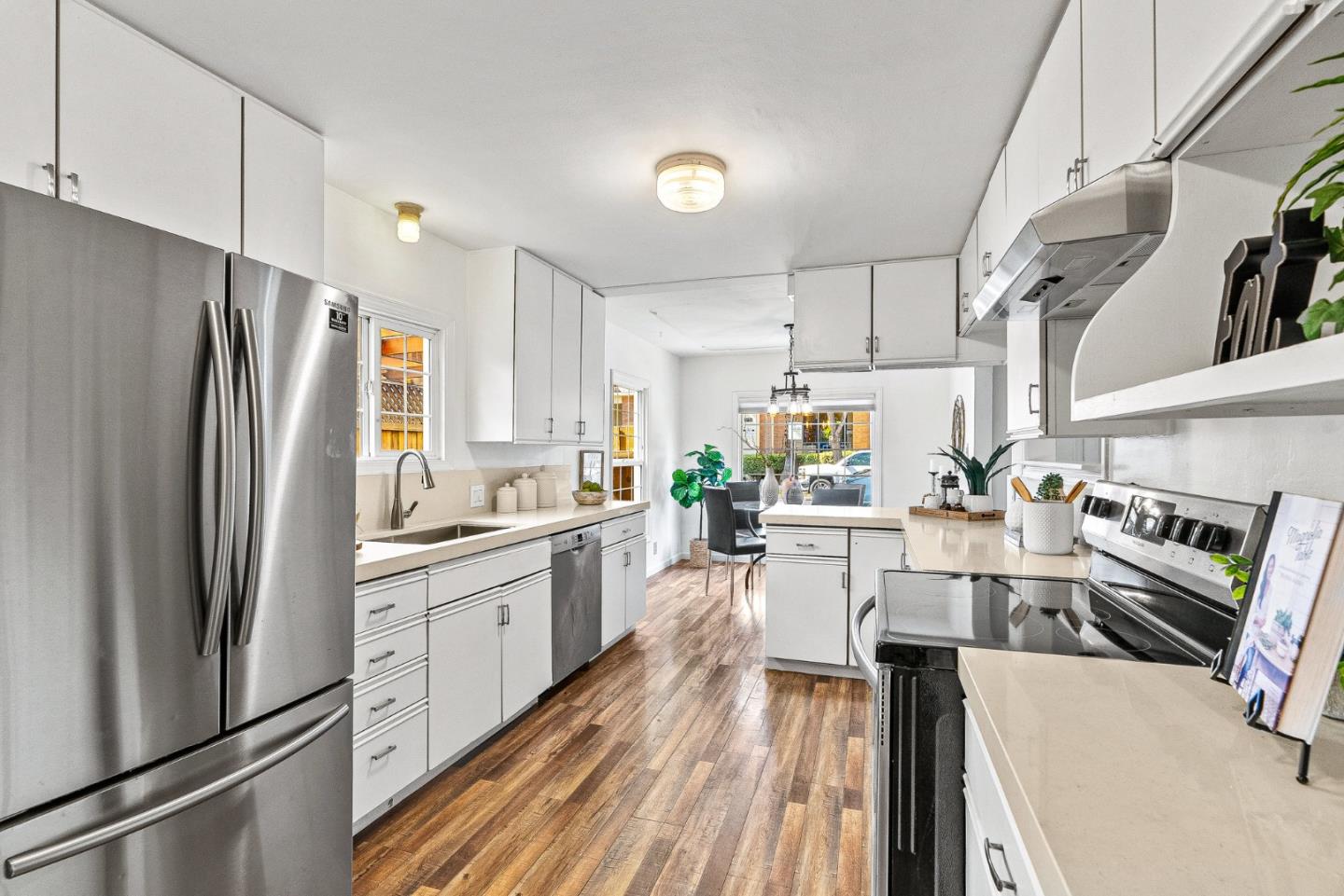 Detail Gallery Image 11 of 23 For 1062 W San Fernando St, San Jose,  CA 95126 - 3 Beds | 1 Baths