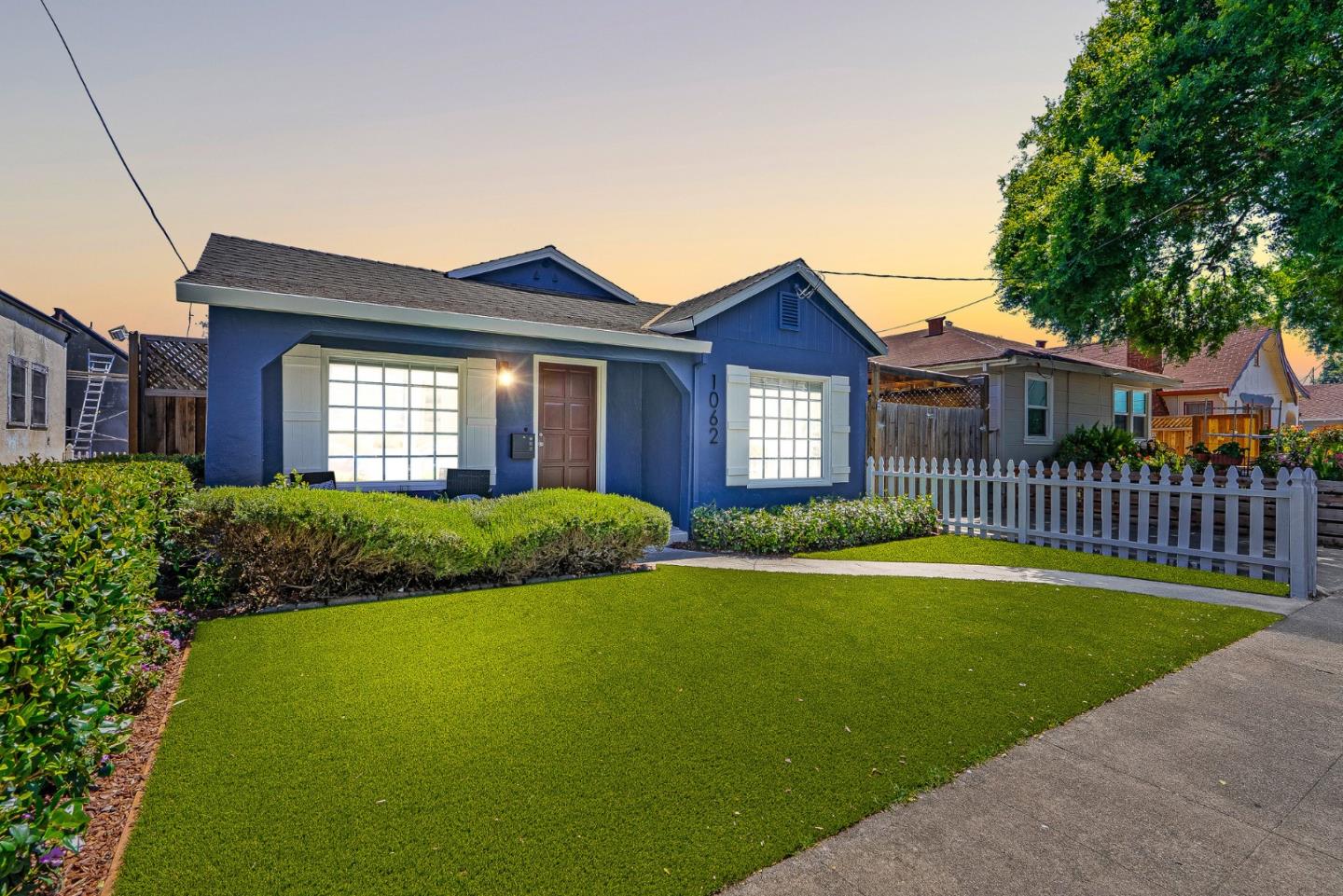 Detail Gallery Image 2 of 23 For 1062 W San Fernando St, San Jose,  CA 95126 - 3 Beds | 1 Baths