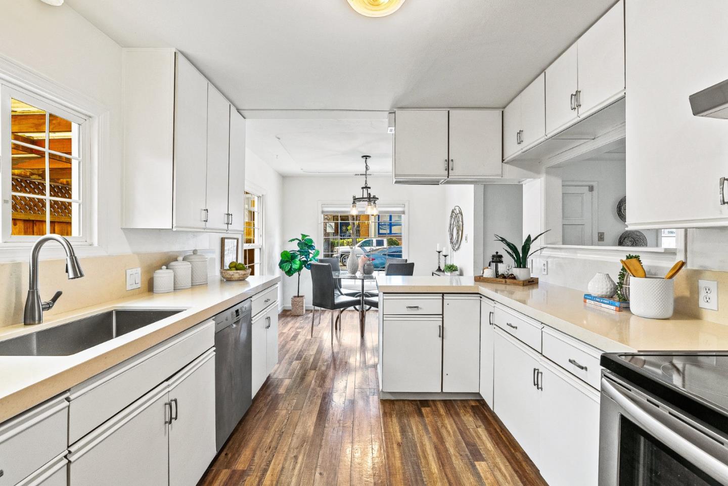 Detail Gallery Image 4 of 23 For 1062 W San Fernando St, San Jose,  CA 95126 - 3 Beds | 1 Baths