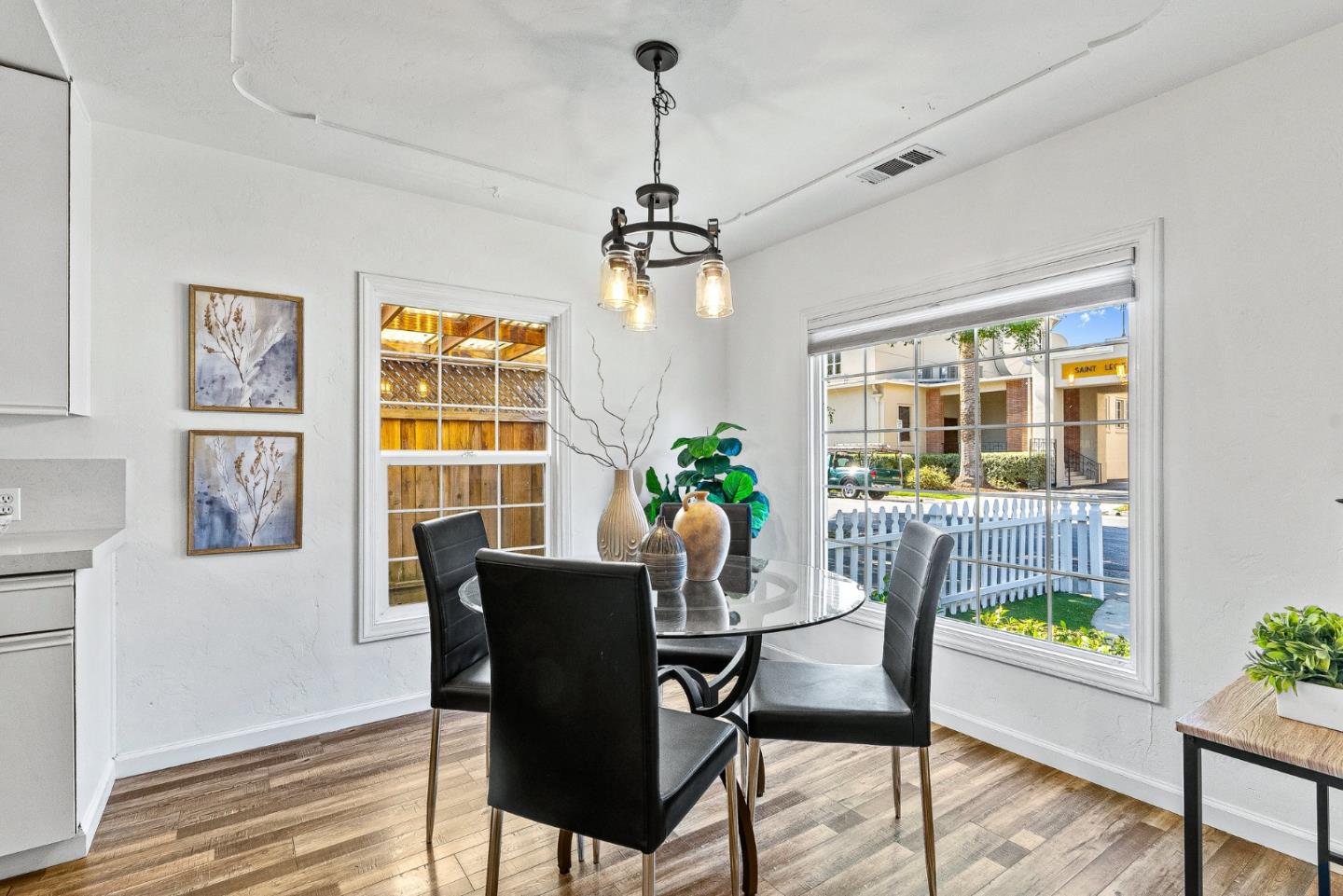 Detail Gallery Image 5 of 23 For 1062 W San Fernando St, San Jose,  CA 95126 - 3 Beds | 1 Baths