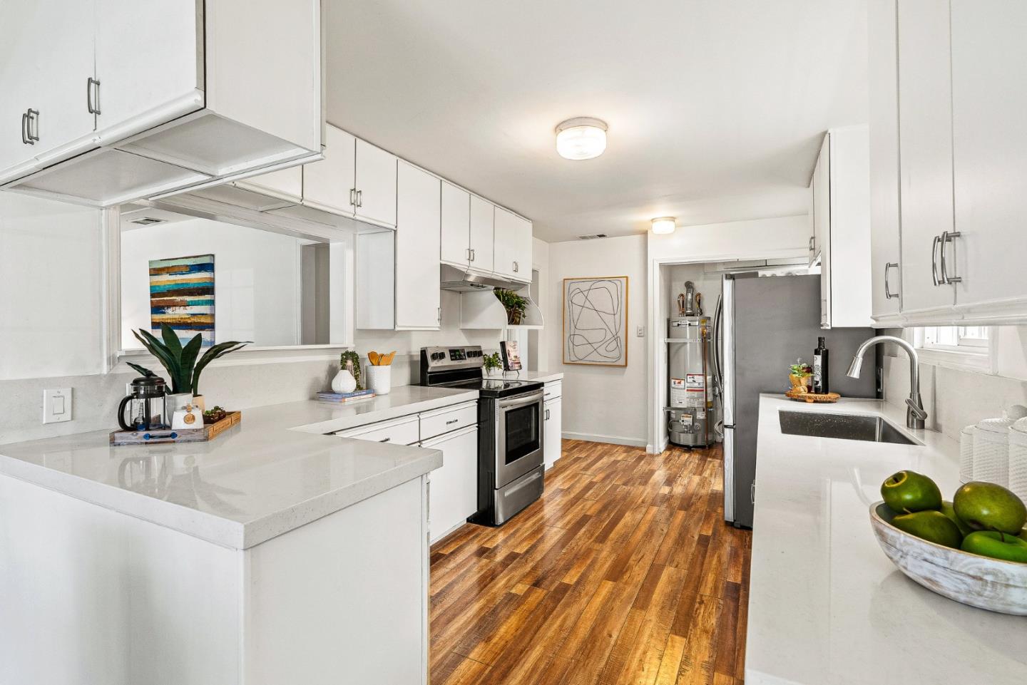 Detail Gallery Image 9 of 23 For 1062 W San Fernando St, San Jose,  CA 95126 - 3 Beds | 1 Baths