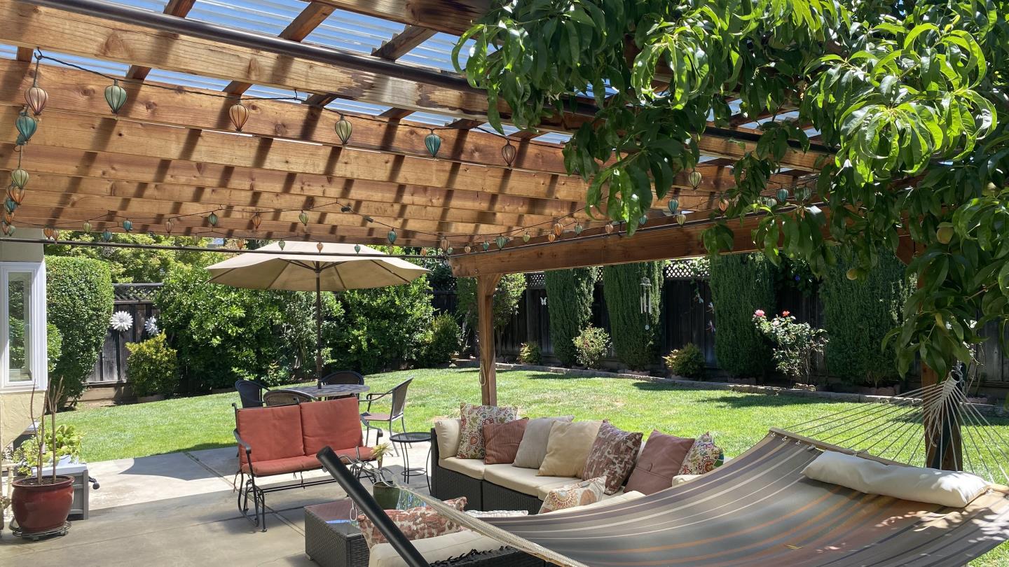 Detail Gallery Image 2 of 44 For 5270 Rio Grande Dr, San Jose,  CA 95136 - 4 Beds | 2/1 Baths